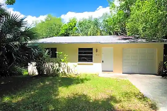 1819 Vamo Dr #1819 Photo 1