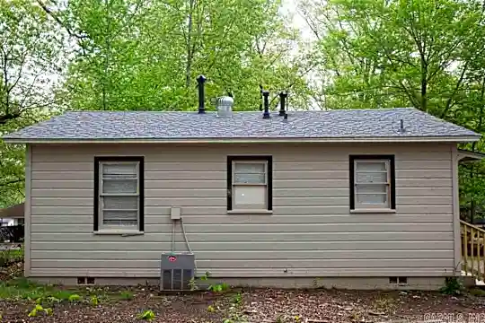 3316 Zion St Photo 2