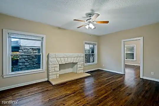 2619 Lockridge Ave Photo 2