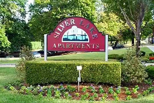 Silver Lake Associates Photo 1