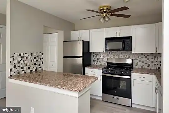 106 Diamond Dr Photo 2
