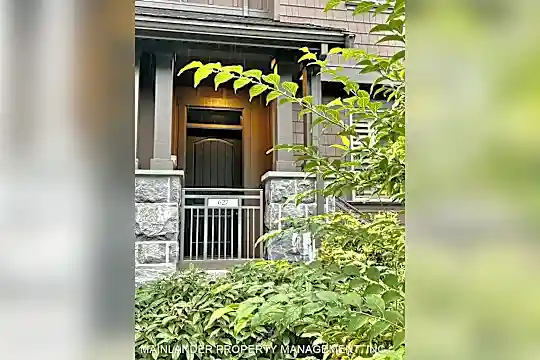 627 SW Foresta Terrace Photo 2