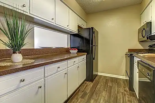 Oak Terrace Photo 2