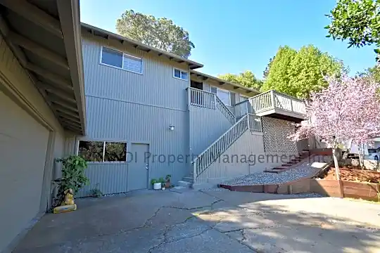 239 Coleman Dr Photo 1