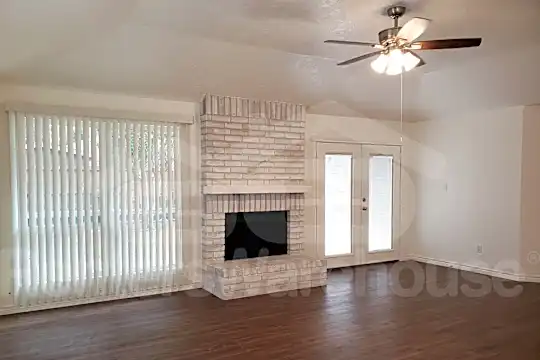 10318 Blue Oak Dr Photo 2
