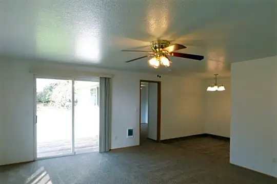 Living Room2.JPG