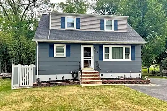 127 Maple St Photo 1