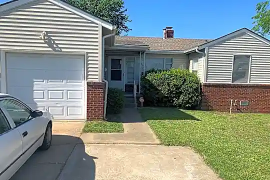 2007 E 13th Pl Photo 2