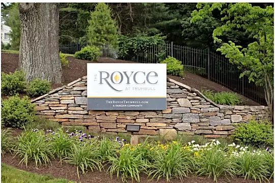 The Royce at Trumbull Photo 1