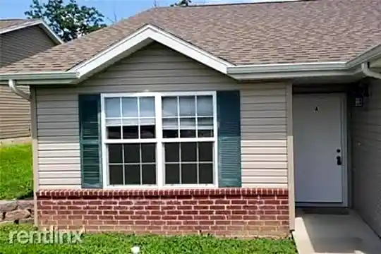196 Lyle Curtis Cir Photo 2
