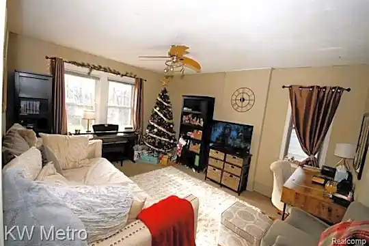 522 W Hudson Ave Photo 2