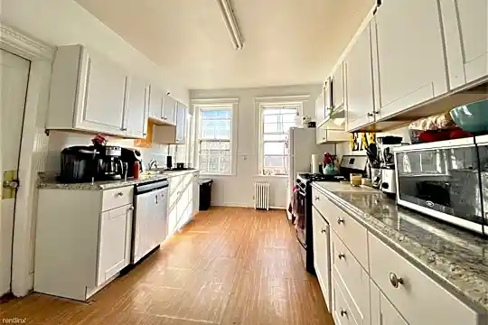 455 Park Dr Photo 1
