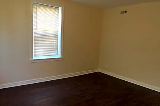 5325 Astor Pl SE Photo 2