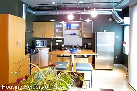 1401 Wewatta St Photo 1