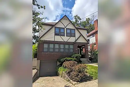 1307 Paxton Ave Photo 2