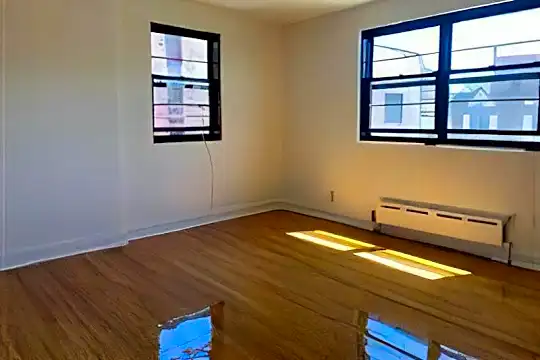 164 Ogden Ave Photo 1