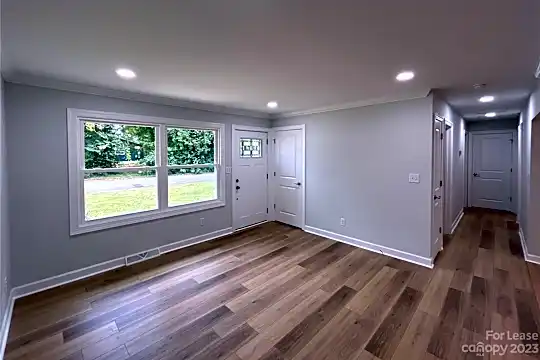 2400 Carrington Ct Photo 2