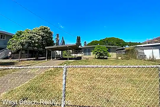 86-86 Pokai Bay St Photo 2