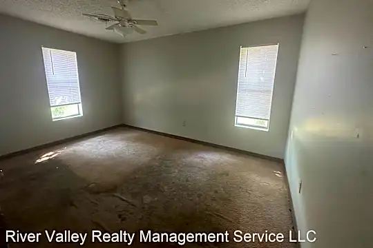 2020 Center St Photo 2