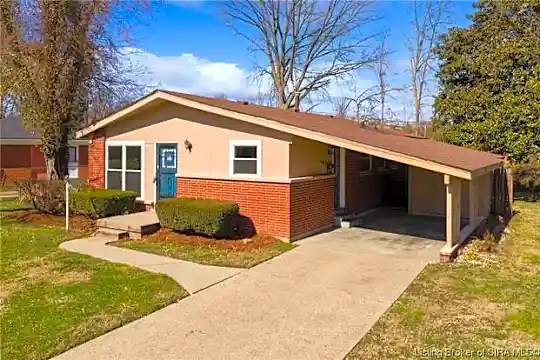 1905 N Larkspur Dr Photo 2