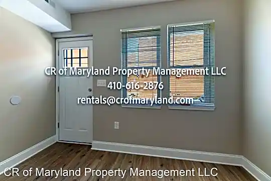 1345 Ward St Photo 2