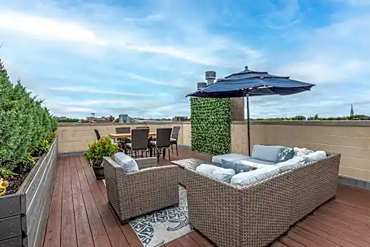 932 W Barry Ave #1 Photo 2