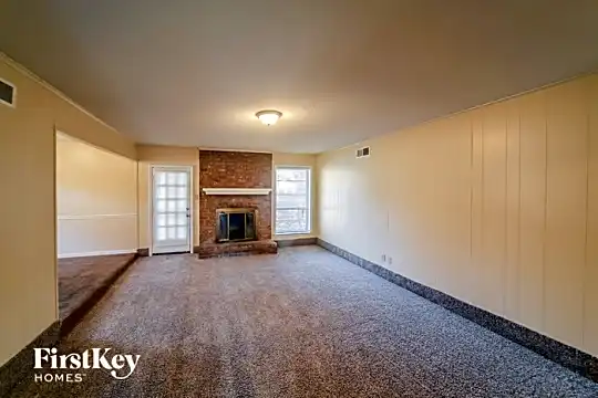 6528 Baybrook Ln Photo 2