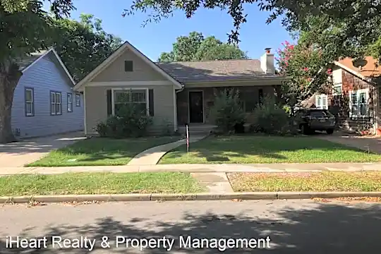 218 Corona Ave Photo 1