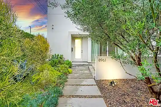 8961 Gibson St Photo 1