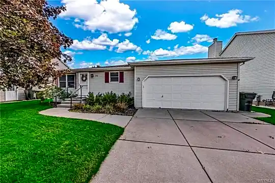 294 Summit Blvd Photo 2