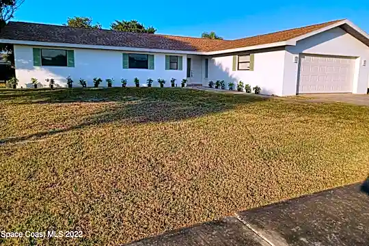 220 Birch Ave Photo 1