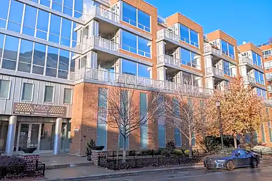 525 Kedzie 304 Photo 1