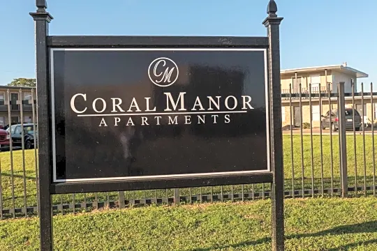 Coral Manor Apartments Photo 2