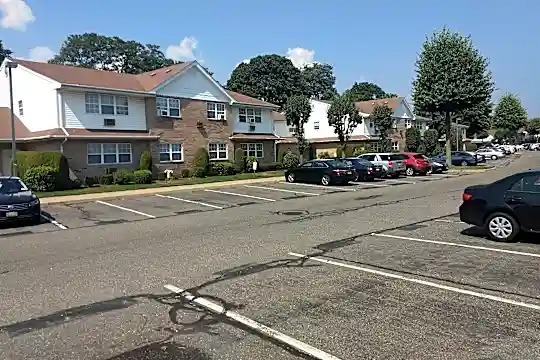 Senior Farmingdale Villas 55+ Photo 1
