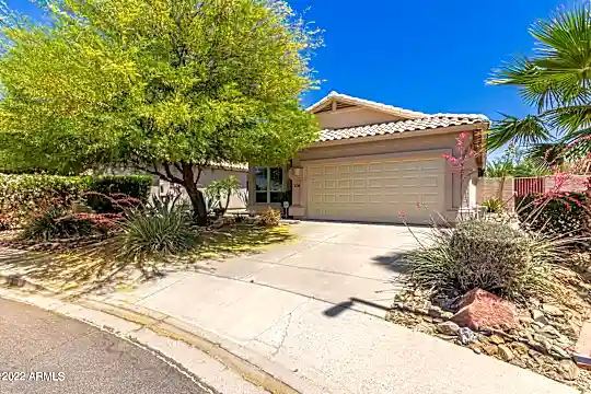 15041 N 93rd Way Photo 2