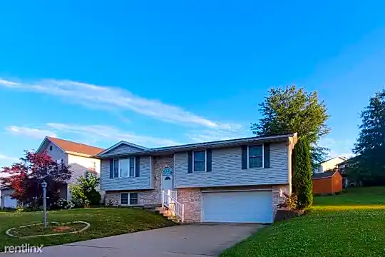 208 Independence Dr Photo 1
