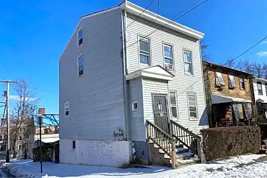 100 Johnston St Photo 2