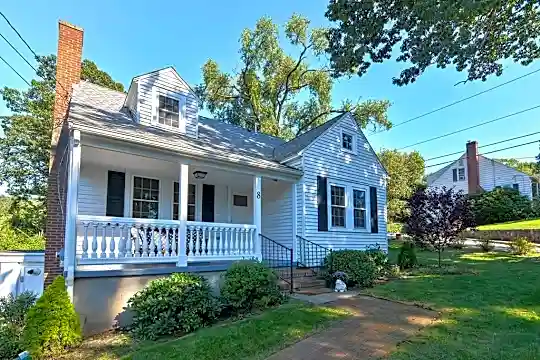 8 Central St Photo 2
