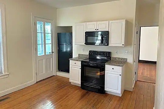16 Westminster St Photo 2