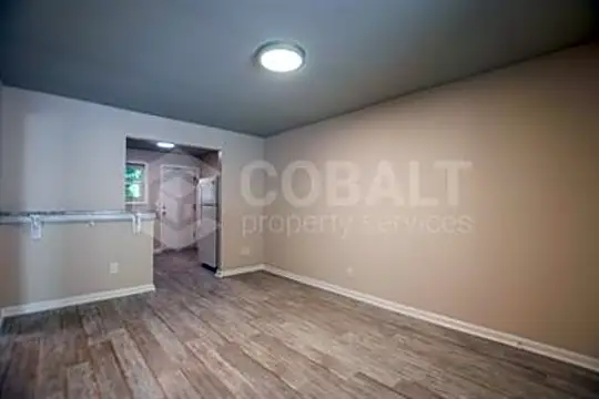 271 Glen Iris Dr NE Photo 2