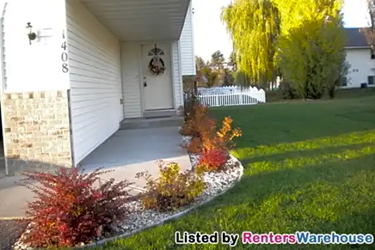 1408 3rd St S Photo 1