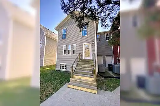 1745 Pemiscot St Photo 1