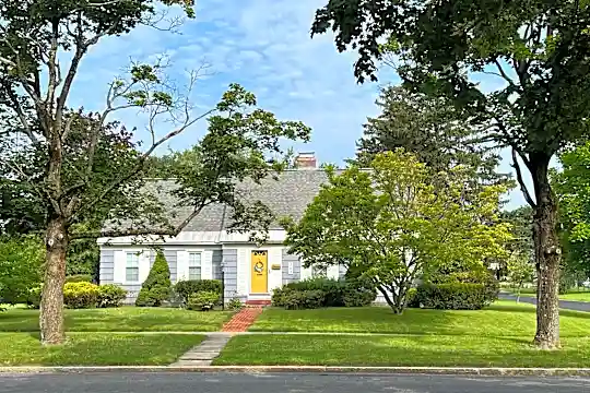 364 S Manning Blvd Photo 1