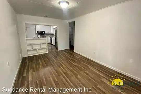 398 W Griffith Ave Photo 2