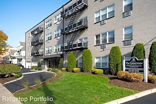 30 Euclid Ave Photo 1