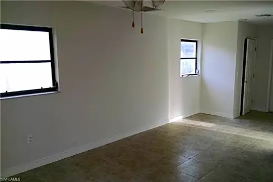 585 106th Ave N Photo 2