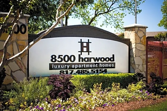 8500 Harwood Luxury Apartment Homes Photo 1