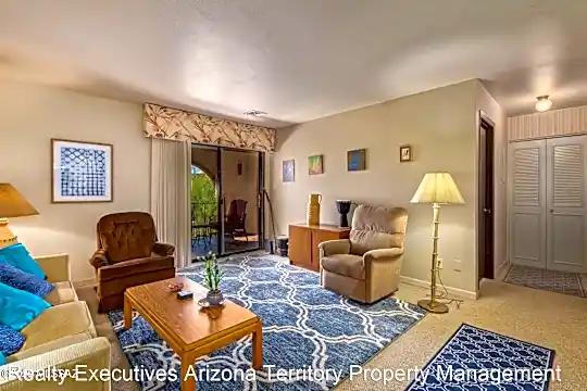 441 W Yucca Ct Photo 1