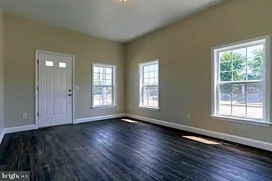 802 Reese Ave Photo 2