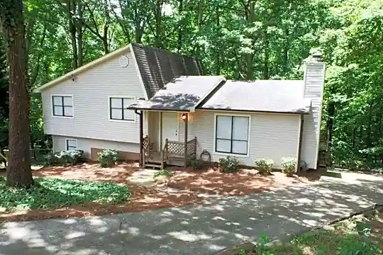 5040 Woodland Dr NW Photo 1